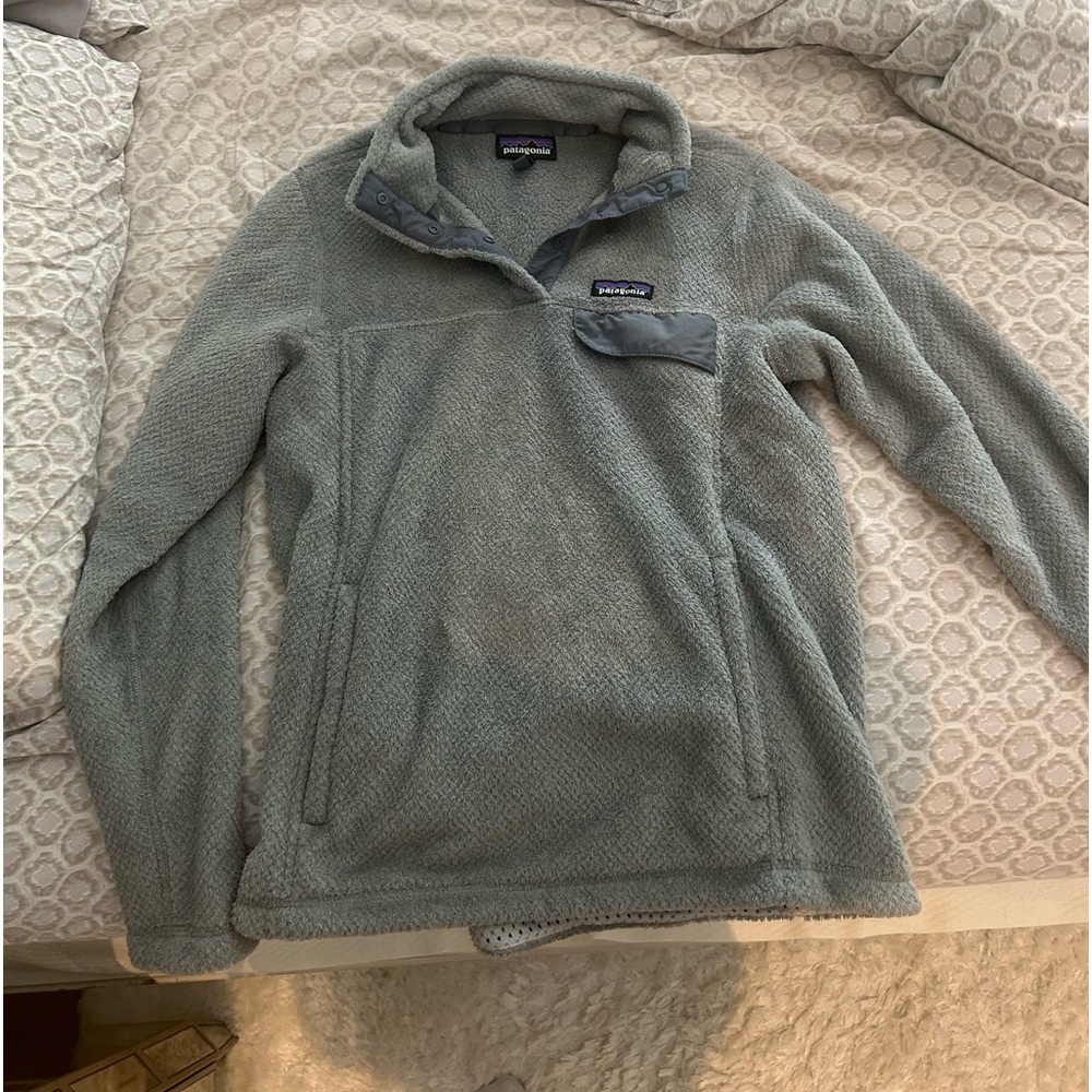 Patagonia Light Grey Fleece Pullover